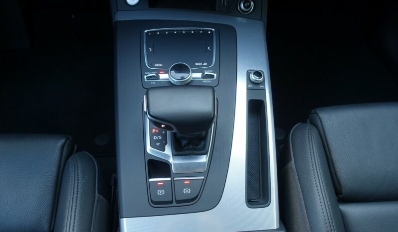 AUDI Q5 55 TFSI E 252 CH QUATTRO S-TRONIC HYBRIDE RECHARGEABLE S-LINE complet