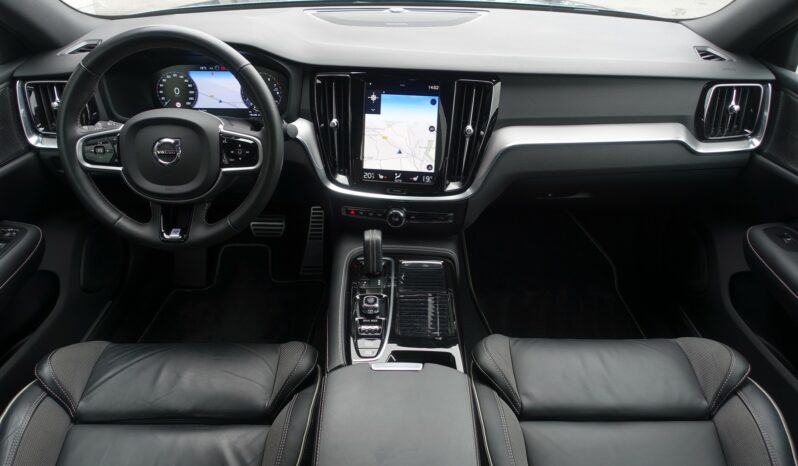 VOLVO S 60 T8 AWD GEARTRONIC 303CH + 87 CH HYBRIDE RECHARGEABLE R-DESIGN complet