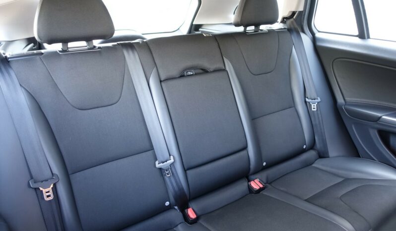 VOLVO V60 1 PHASE 2.0L TDI D4 GEARTRONIC 190CH  MOMENTUM complet