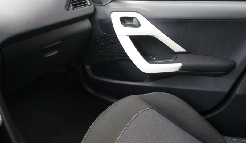 PEUGEOT 208 1.6L HDI 75CH 5 PORTES  LIKE complet