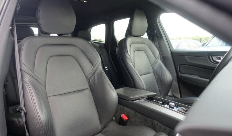 VOLVO XC 60 D4 2.0 L GEARTRONIC 190CH R-DESIGN complet