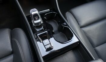 VOLVO XC 40 T4 HYBRIDE RECHARGEABLE GEARTRONIC 211 CH ( 129 CH + 82 CH ) INSCRIPTION complet