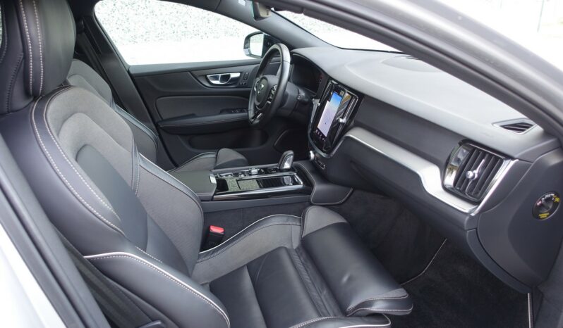 VOLVO V 60 T6 HYBRIDE RECHARGEABLE GEARTRONIC AWD 340 CH ( 253 CH + 87 CH ) R-DESIGN complet