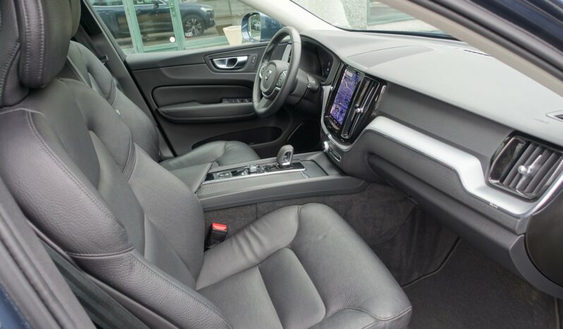 VOLVO XC 60 B4 2.0 L GEARTRONIC 197 CH MHEV  MOMENTUM complet