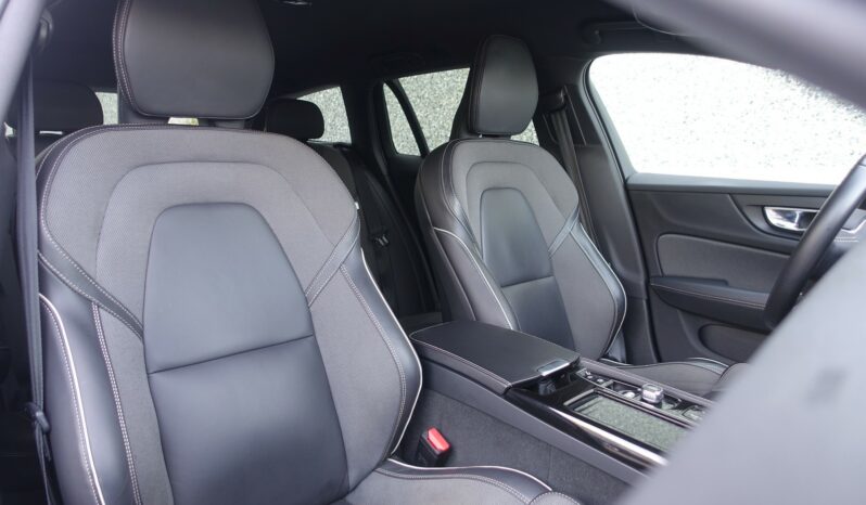 VOLVO V 60 T6 HYBRIDE RECHARGEABLE GEARTRONIC AWD 340 CH ( 253 CH + 87 CH ) R-DESIGN complet