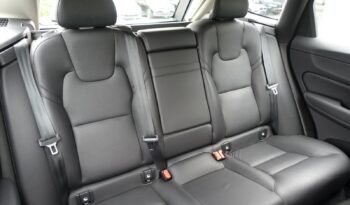 VOLVO XC 60 B4 2.0 L GEARTRONIC 197 CH MHEV  MOMENTUM complet