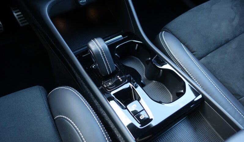 VOLVO XC 40 T5 HYBRIDE RECHARGEABLE GEARTRONIC 262 CH ( 180 CH + 82 CH ) R-DESIGN complet