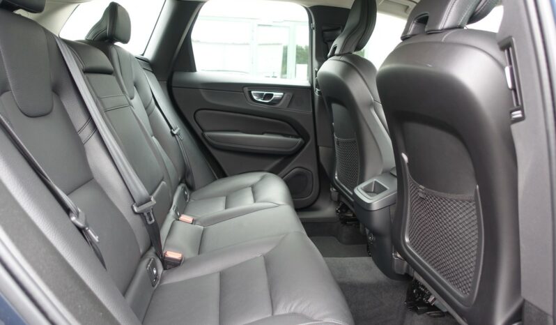 VOLVO XC 60 B4 2.0 L GEARTRONIC 197 CH MHEV  MOMENTUM complet