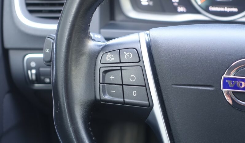 VOLVO V60 1 PHASE 2.0L TDI D4 GEARTRONIC 190CH  MOMENTUM complet