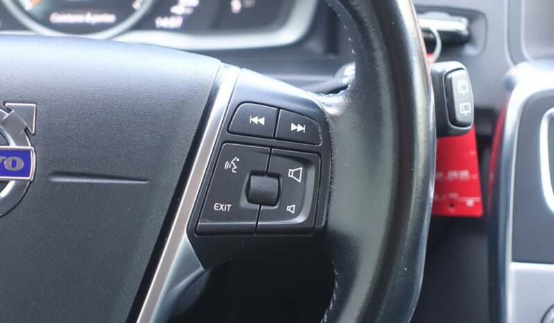 VOLVO V60 1 PHASE 2.0L TDI D4 GEARTRONIC 190CH  MOMENTUM complet