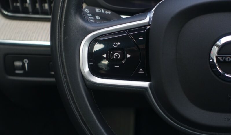 VOLVO XC 60 B4 2.0L D GEARTRONIC 197CH MHEV  INSCRIPTION complet