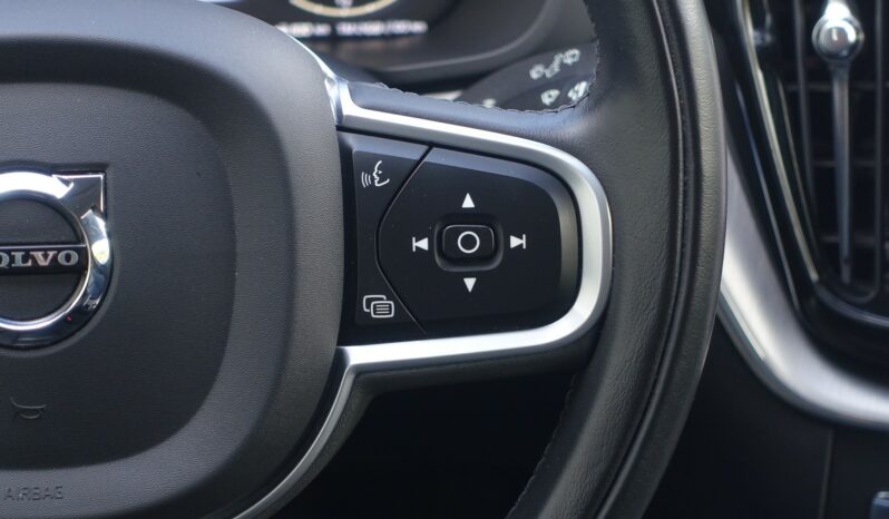 VOLVO XC 60 D4 2.0 L GEARTRONIC 163CH MOMENTUM complet