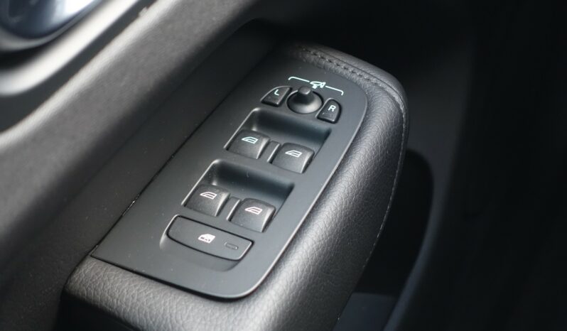 VOLVO XC 60 D4 2.0 L GEARTRONIC 190CH R-DESIGN complet