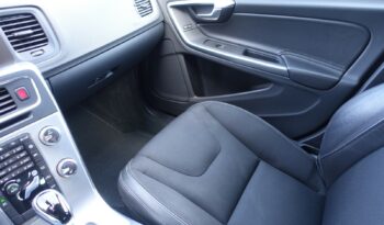 VOLVO V60 1 PHASE 2.0L TDI D4 GEARTRONIC 190CH  MOMENTUM complet