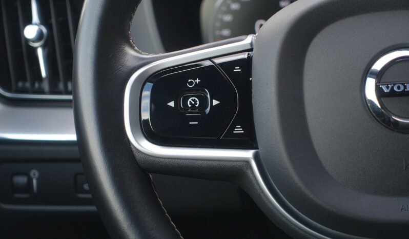 VOLVO XC 60 D4 2.0 L GEARTRONIC 190CH R-DESIGN complet