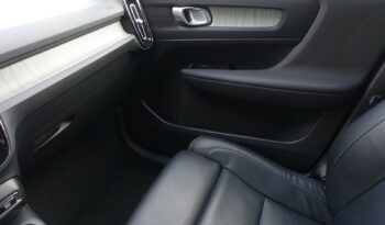VOLVO XC 40 T4 HYBRIDE RECHARGEABLE GEARTRONIC 211 CH ( 129 CH + 82 CH ) INSCRIPTION complet