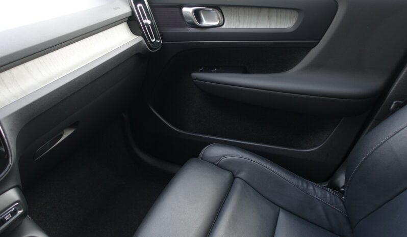 VOLVO XC 40 T4 HYBRIDE RECHARGEABLE GEARTRONIC 211 CH ( 129 CH + 82 CH ) INSCRIPTION complet