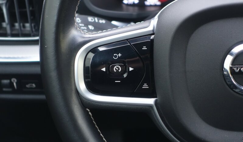 VOLVO V 60 T6 HYBRIDE RECHARGEABLE GEARTRONIC AWD 340 CH ( 253 CH + 87 CH ) R-DESIGN complet