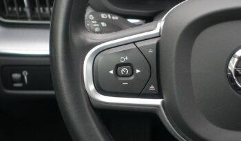 VOLVO XC 60 B4 2.0 L GEARTRONIC 197 CH MHEV  MOMENTUM complet