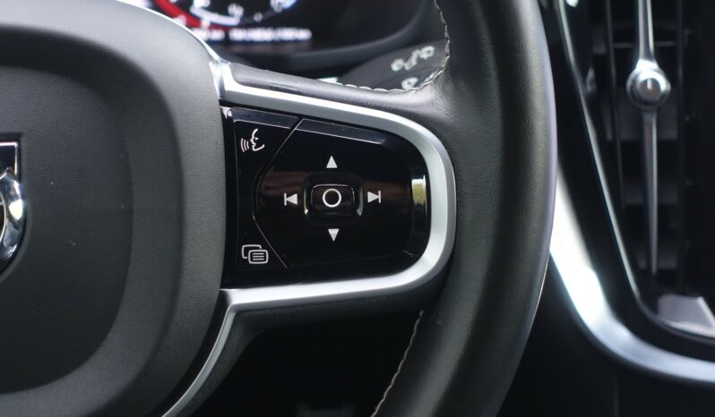 VOLVO V 60 T6 HYBRIDE RECHARGEABLE GEARTRONIC AWD 340 CH ( 253 CH + 87 CH ) R-DESIGN complet