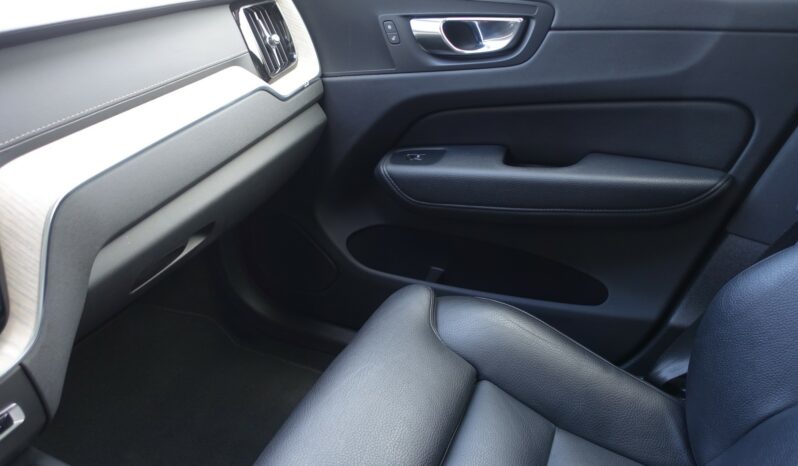 VOLVO XC 60 B4 2.0L D GEARTRONIC 197CH MHEV  INSCRIPTION complet