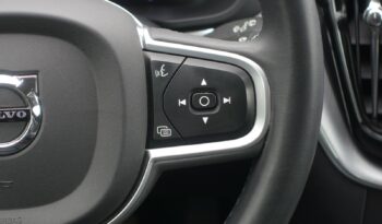 VOLVO XC 60 B4 2.0 L GEARTRONIC 197 CH MHEV  MOMENTUM complet
