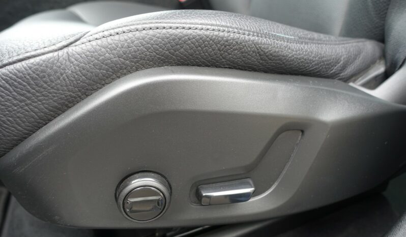 VOLVO XC 60 B4 2.0 L GEARTRONIC 197 CH MHEV  MOMENTUM complet