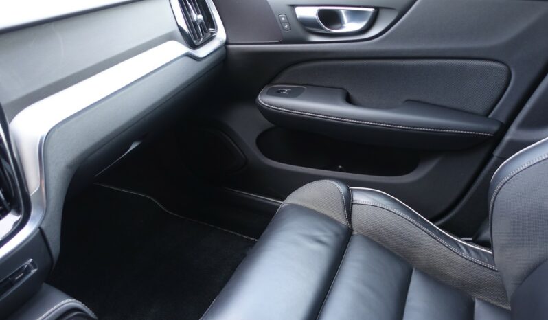 VOLVO V 60 T6 HYBRIDE RECHARGEABLE GEARTRONIC AWD 340 CH ( 253 CH + 87 CH ) R-DESIGN complet