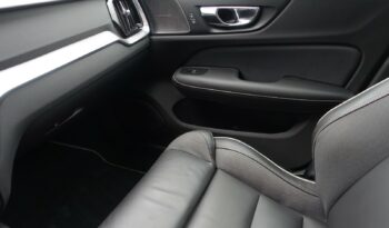 VOLVO S 60 T8 AWD GEARTRONIC 303CH + 87 CH HYBRIDE RECHARGEABLE R-DESIGN complet