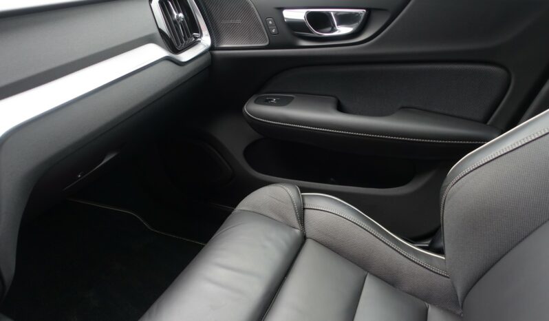 VOLVO S 60 T8 AWD GEARTRONIC 303CH + 87 CH HYBRIDE RECHARGEABLE R-DESIGN complet