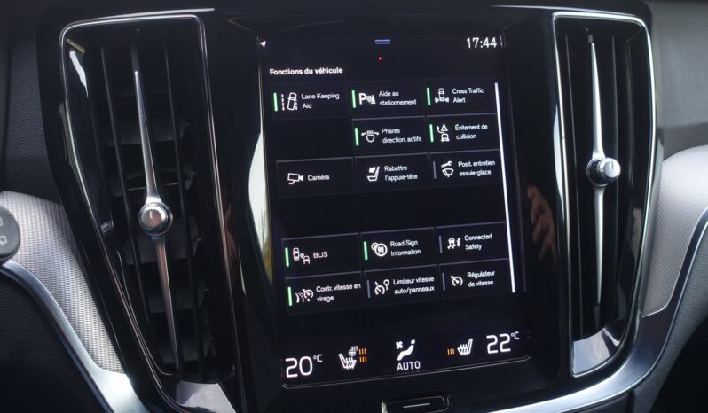 VOLVO V 60 T6 HYBRIDE RECHARGEABLE GEARTRONIC AWD 340 CH ( 253 CH + 87 CH ) R-DESIGN complet