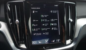 VOLVO S 60 T8 AWD GEARTRONIC 303CH + 87 CH HYBRIDE RECHARGEABLE R-DESIGN complet