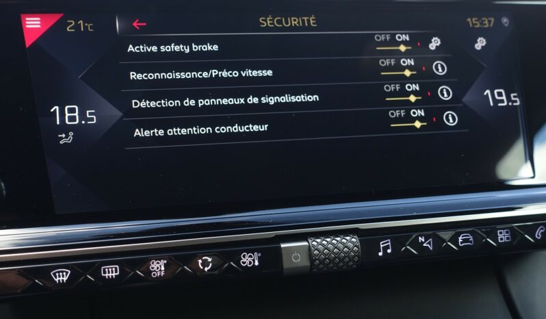 DS7 CROSSBACK HDI EAT8 130 CH SO-CHIC RIVOLI complet