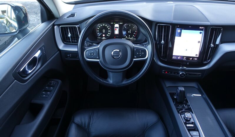 VOLVO XC 60 B4 2.0L D GEARTRONIC 197CH MHEV  MOMENTUM complet