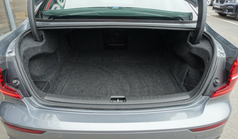 VOLVO S 60 T8 AWD GEARTRONIC 303CH + 87 CH HYBRIDE RECHARGEABLE R-DESIGN complet