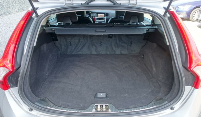 VOLVO V60 1 PHASE 2.0L TDI D4 GEARTRONIC 190CH  MOMENTUM complet
