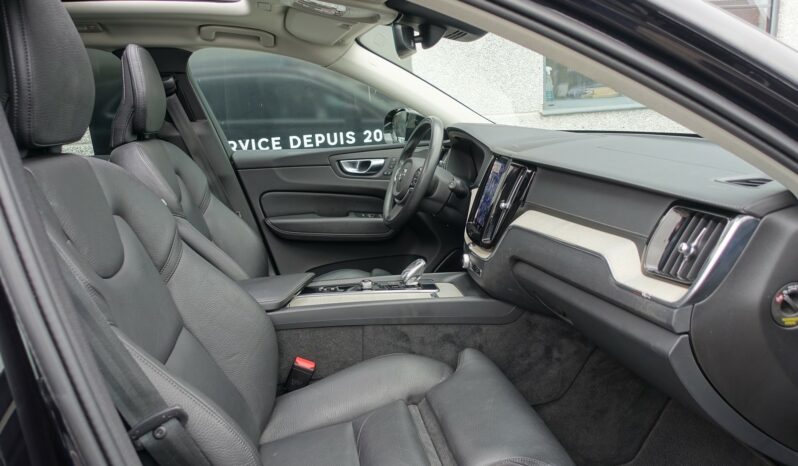 VOLVO XC 60 T8 4WD HYBRIDE RECHARGEABLE GEARTRONIC 390 CH  INSCRIPTION complet