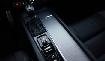 VOLVO XC 60 D4 2.0 L GEARTRONIC 163CH R-DESIGN complet