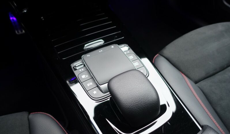 MERCEDES CLASSE A 250 E 218 CH HYBRIDE RECHARGEABLE 8G-DCT  AMG-LINE complet