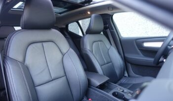 VOLVO XC 40 T4 HYBRIDE RECHARGEABLE GEARTRONIC 211 CH ( 129 CH + 82 CH ) MOMENTUM complet