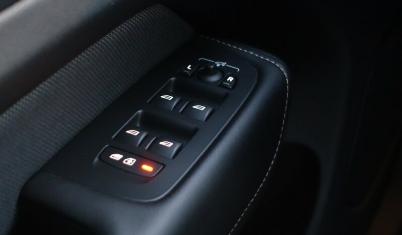 VOLVO XC 60 D4 2.0 L GEARTRONIC 163CH R-DESIGN complet