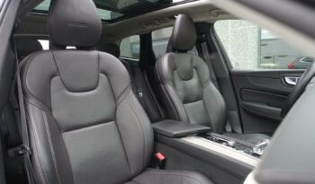 VOLVO XC 60 B4 2.0 L GEARTRONIC 197 CH MHEV  INSCRIPTION complet