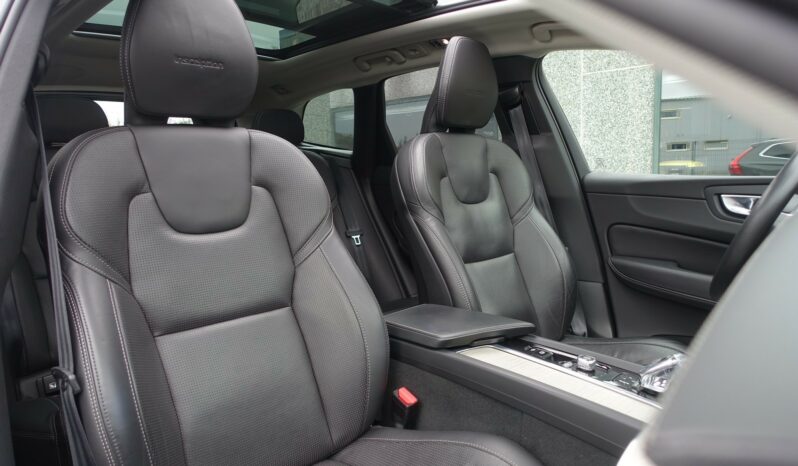 VOLVO XC 60 B4 2.0 L GEARTRONIC 197 CH MHEV  INSCRIPTION complet