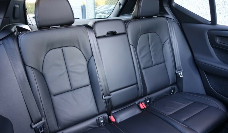 VOLVO XC 40 T4 HYBRIDE RECHARGEABLE GEARTRONIC 211 CH ( 129 CH + 82 CH ) MOMENTUM complet