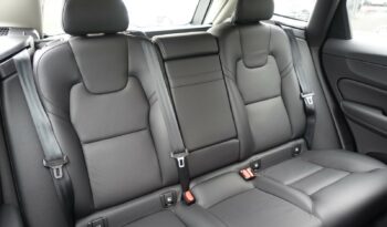 VOLVO XC 60 B4 2.0 L GEARTRONIC 197 CH MHEV  MOMENTUM complet