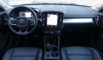 VOLVO XC 40 T4 HYBRIDE RECHARGEABLE GEARTRONIC 211 CH ( 129 CH + 82 CH ) MOMENTUM complet