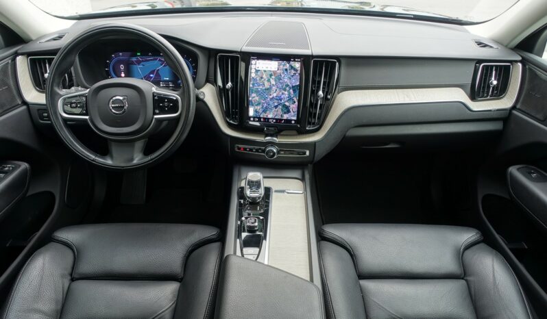 VOLVO XC 60 T8 4WD HYBRIDE RECHARGEABLE GEARTRONIC 390 CH  INSCRIPTION complet