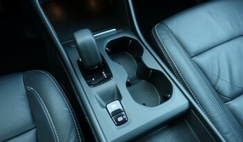 VOLVO XC 40 T4 HYBRIDE RECHARGEABLE GEARTRONIC 211 CH ( 129 CH + 82 CH ) MOMENTUM complet