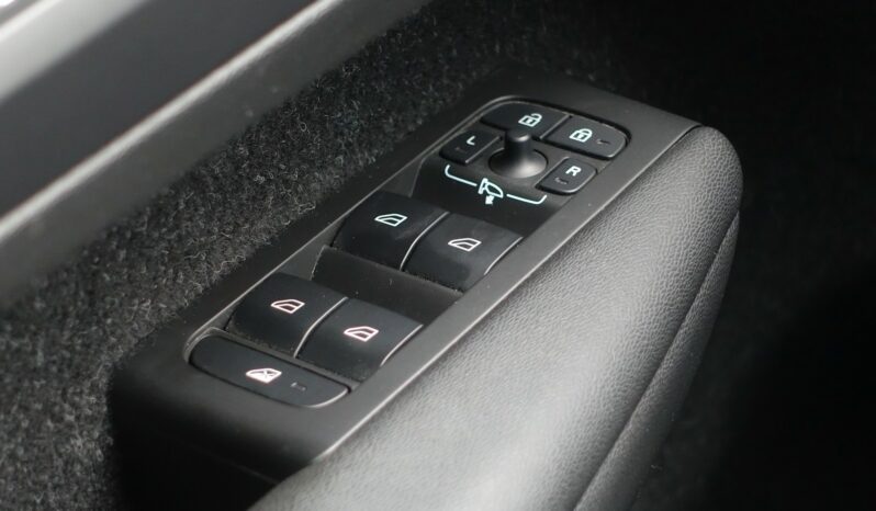 VOLVO XC 40 T5 HYBRIDE RECHARGEABLE GEARTRONIC 262 CH ( 180 CH + 82 CH ) R-DESIGN complet