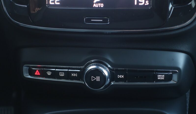 VOLVO XC 40 T4 HYBRIDE RECHARGEABLE GEARTRONIC 211 CH ( 129 CH + 82 CH ) MOMENTUM complet